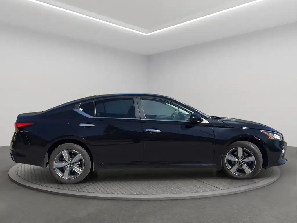 Nissan Altima 2022 photo 3