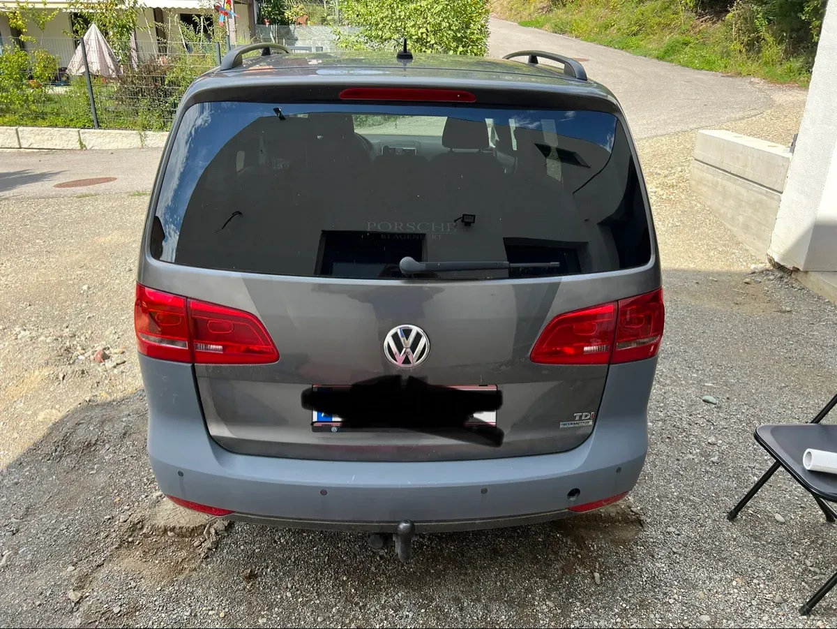 Volkswagen Touran 2010 photo 3