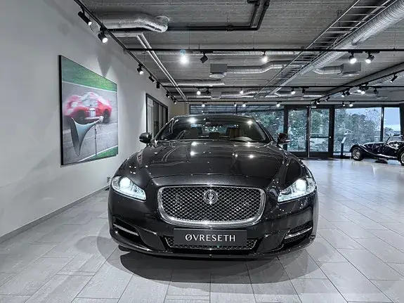 Jaguar Xj 2011 photo 2