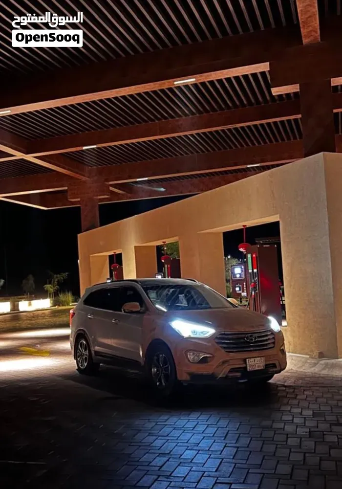 Hyundai Grand Santa Fe 2016 photo 2