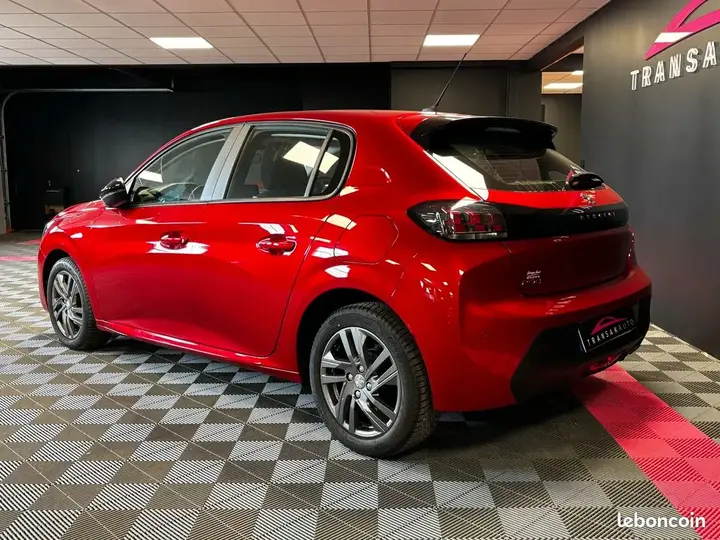 Peugeot 208 2022 photo 3