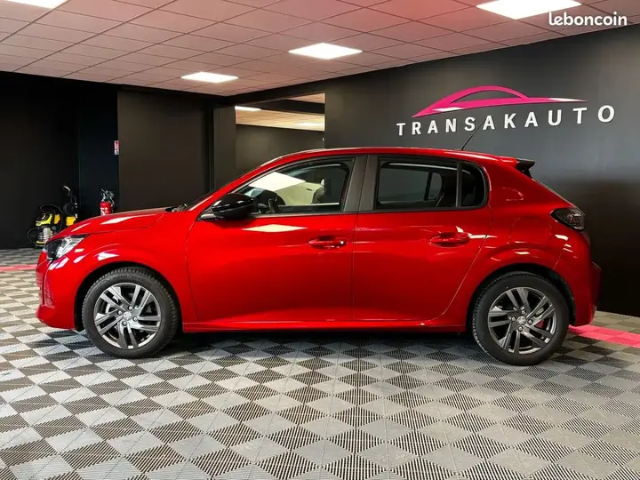 Peugeot 208 2022 photo 2
