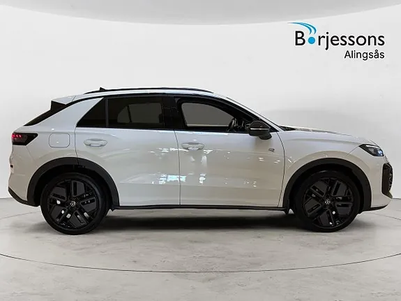 Volkswagen T-Roc 2026 photo 2