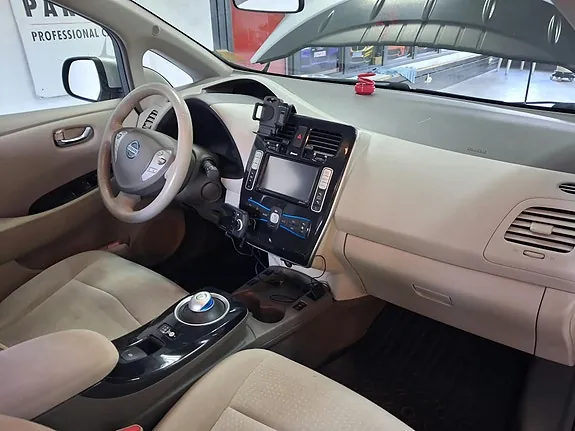 Nissan Leaf 2013 photo 4