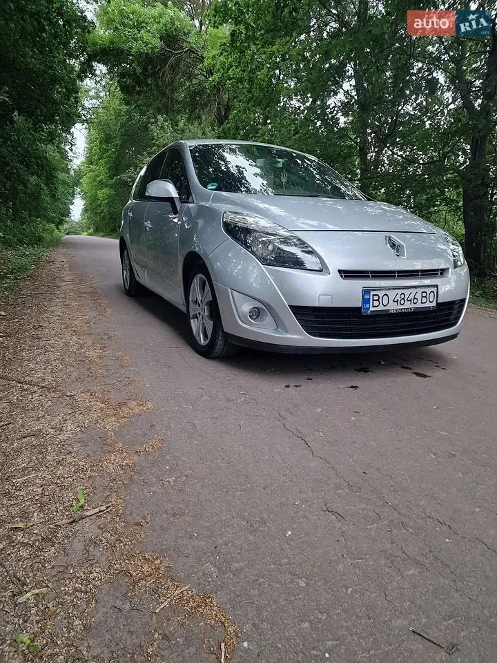 Renault Scenic 2010 photo 2