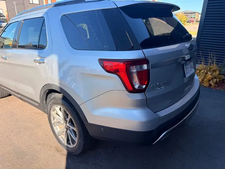 Ford Explorer 2017 photo 3