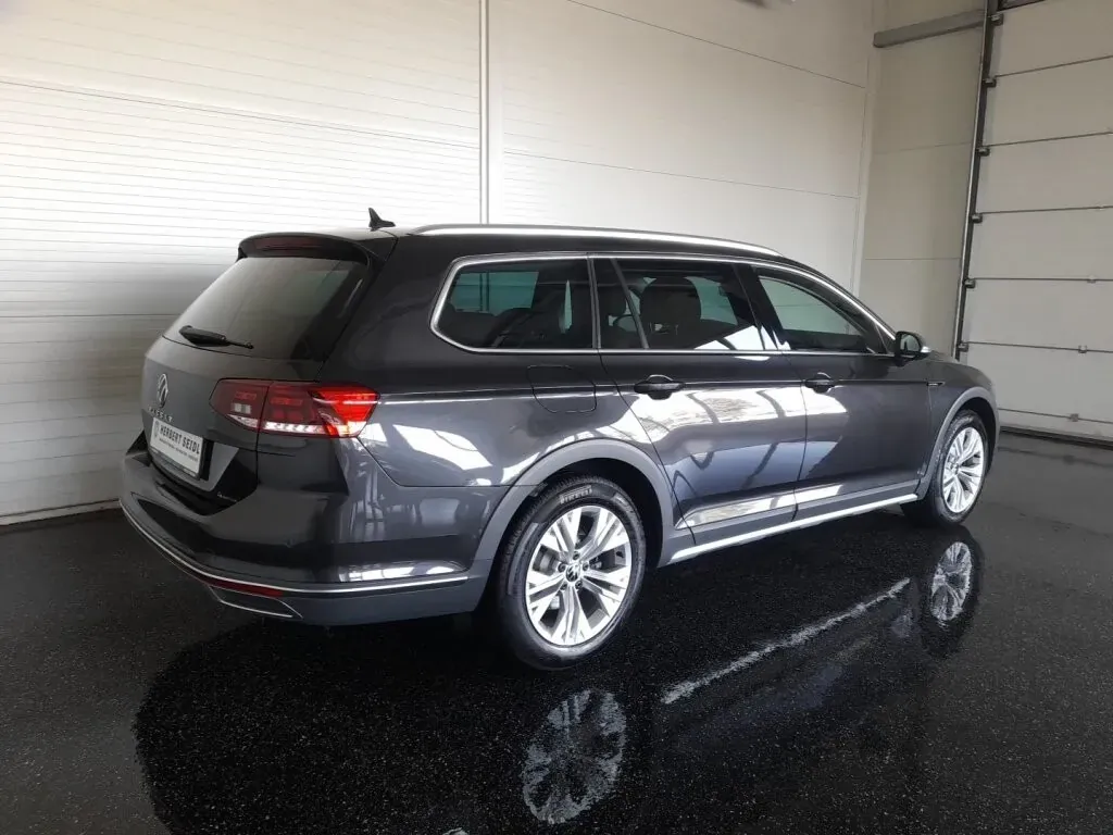 Volkswagen Passat 2021 photo 2