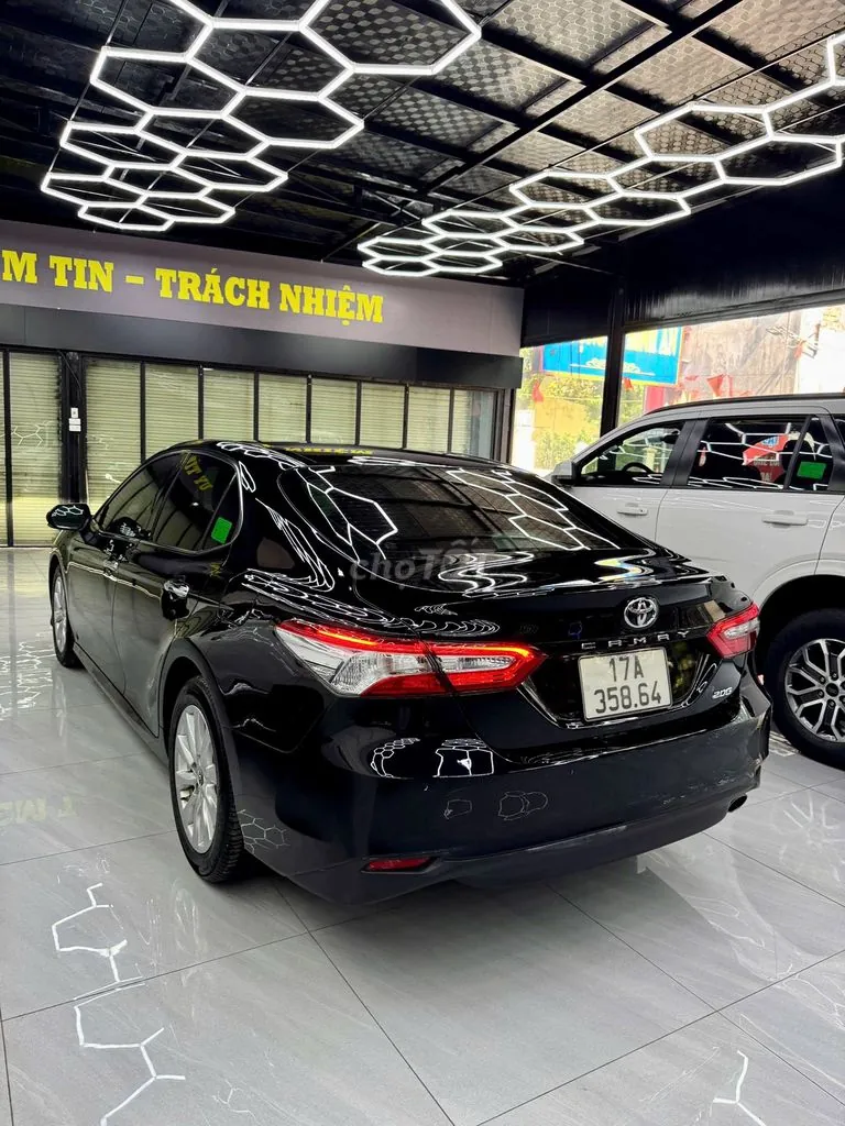 Toyota Camry 2019 photo 2