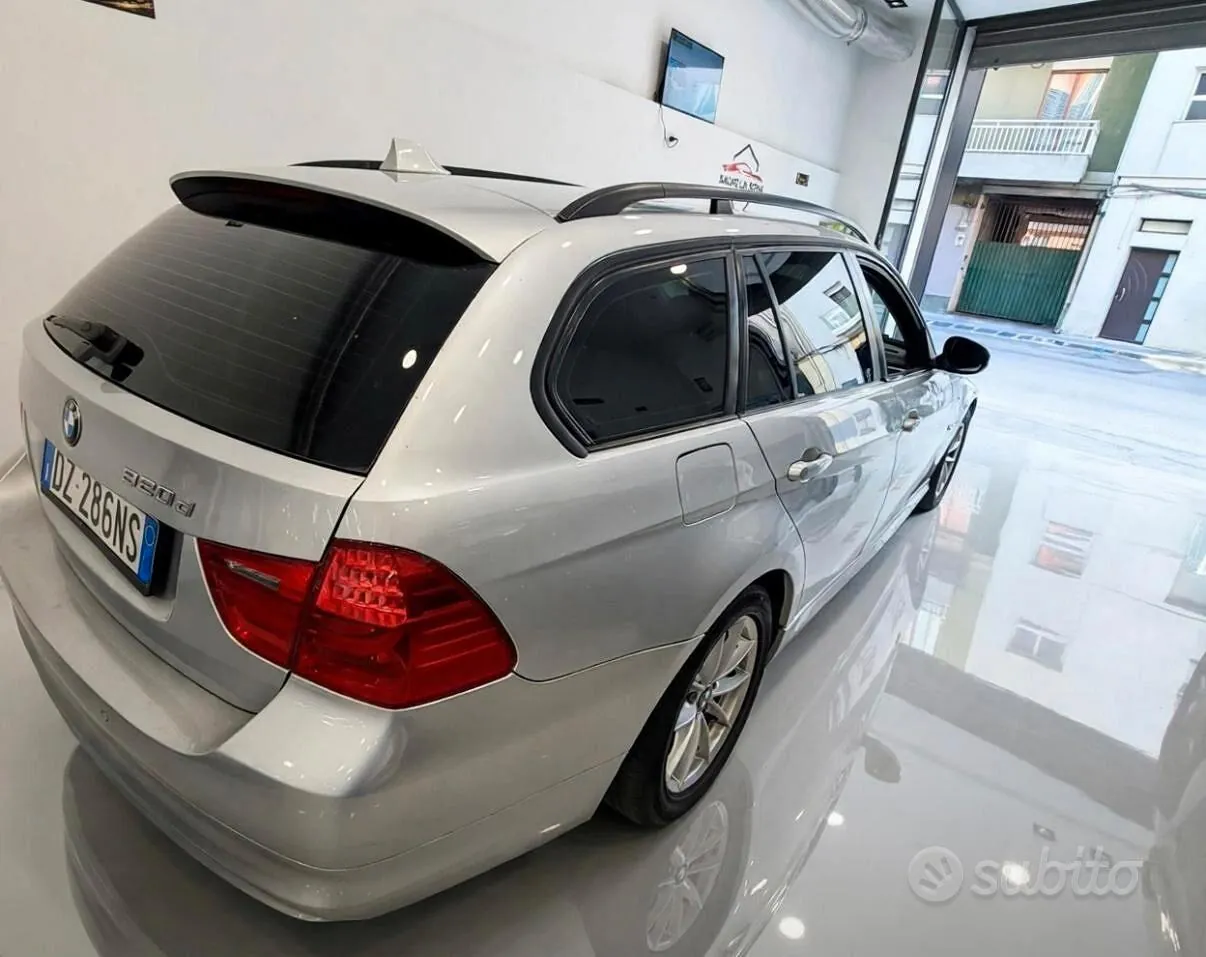 BMW 320D 2009 photo 4
