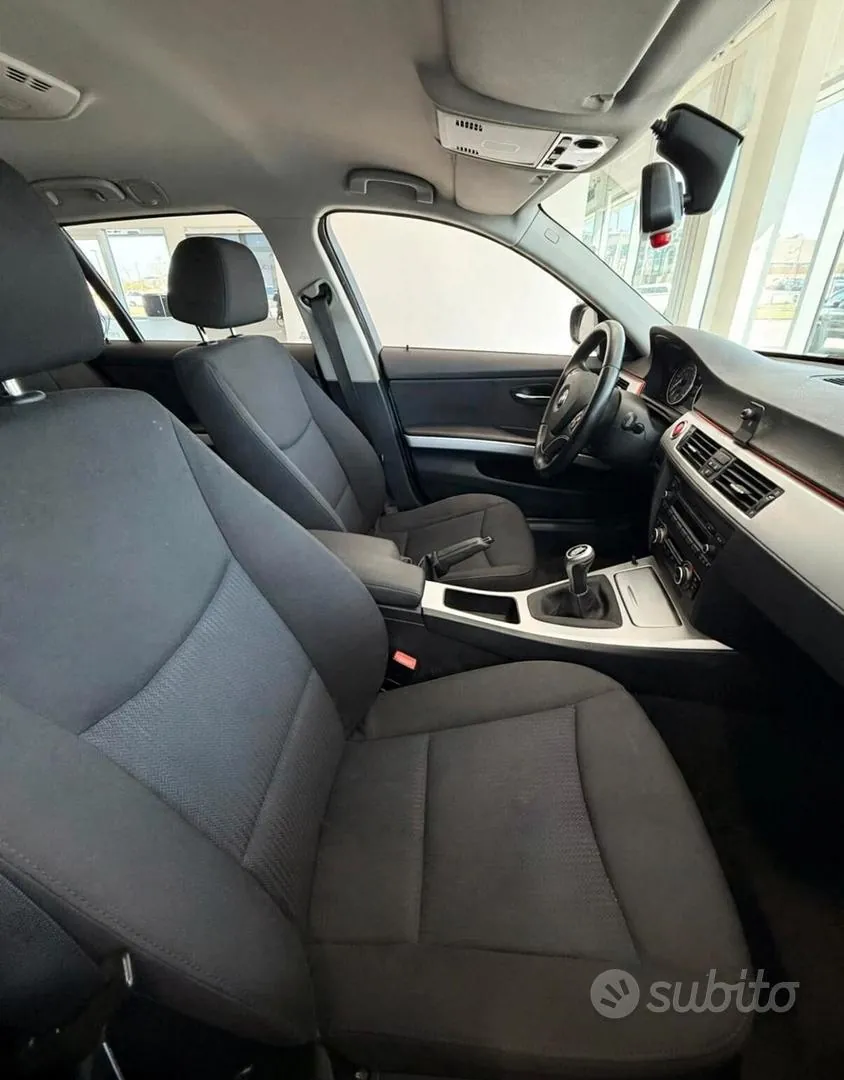 BMW 320D 2009 photo 3