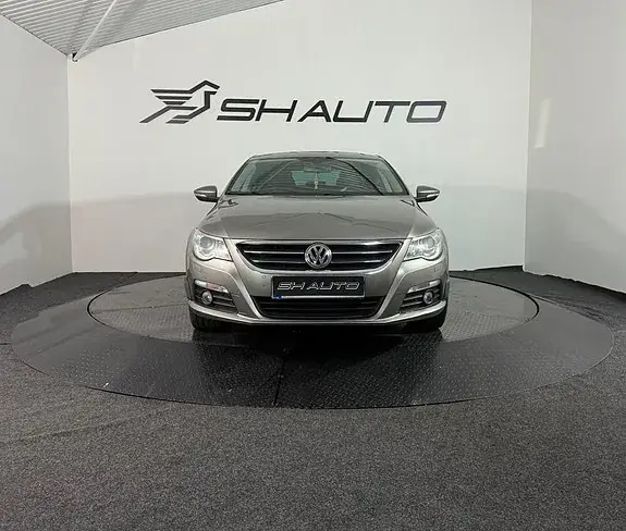 Volkswagen Passat 2011 photo 2