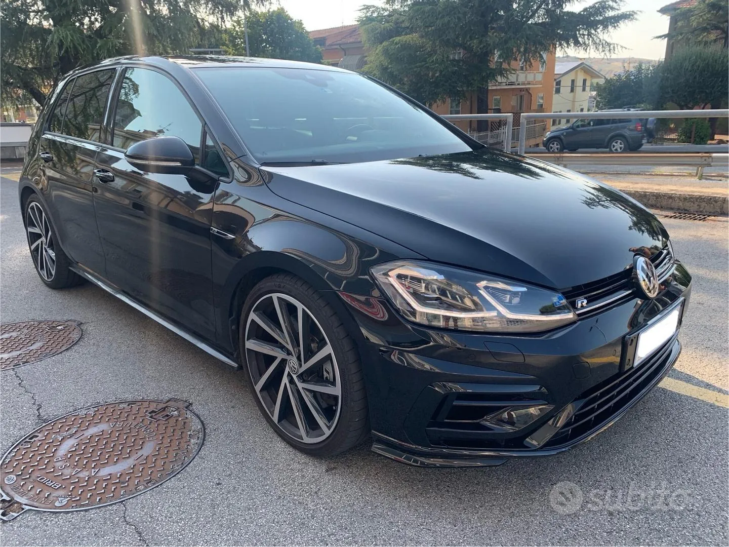 Volkswagen Golf R 2019 photo 2