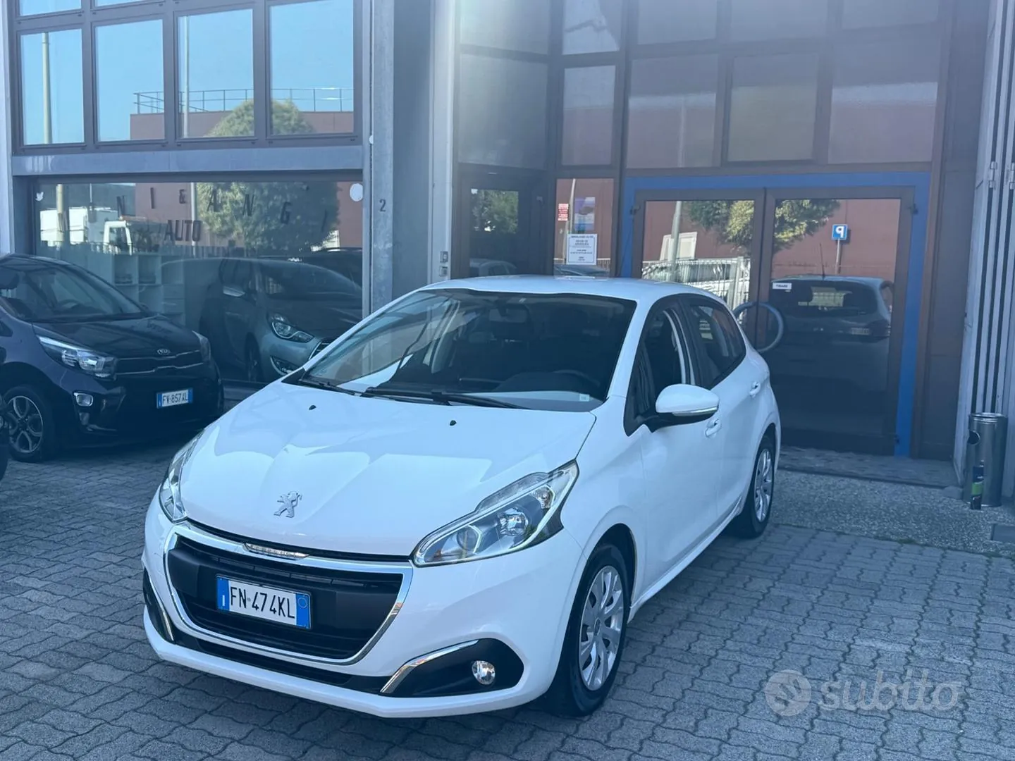 Peugeot 208