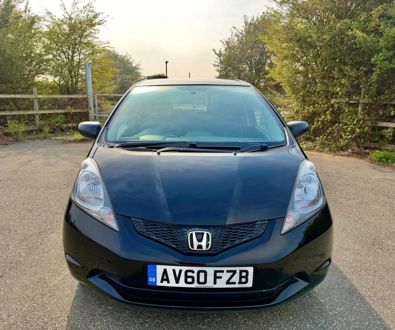 Honda Jazz 2010 photo 2