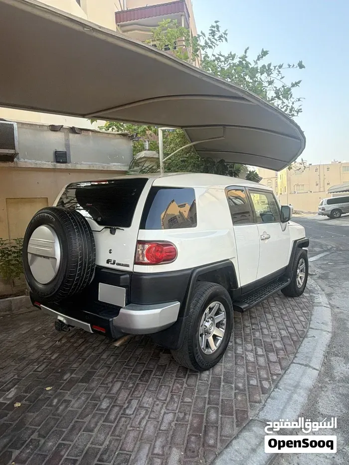 Toyota Fj Gxr 2014 photo 4