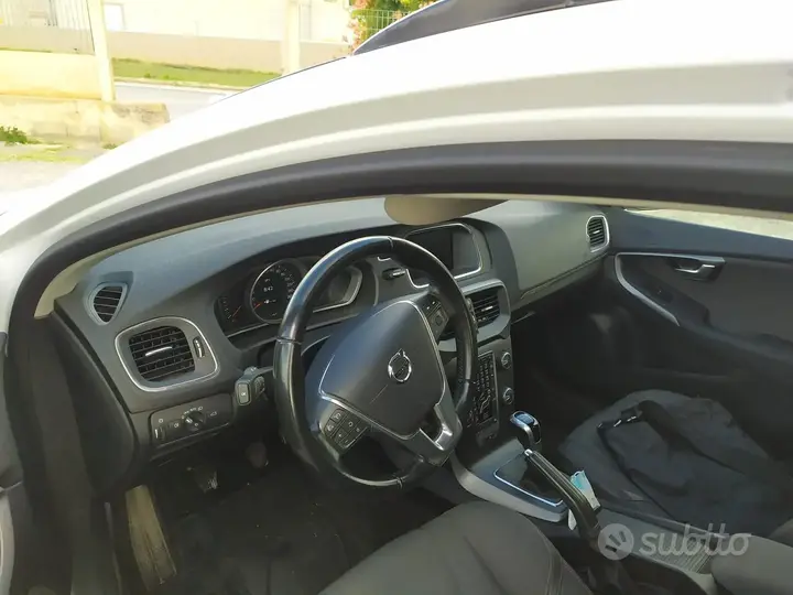 Volvo V40 2017 photo 5