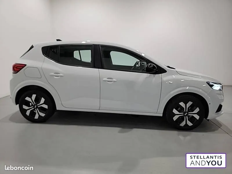 Dacia Sandero 2025 photo 4