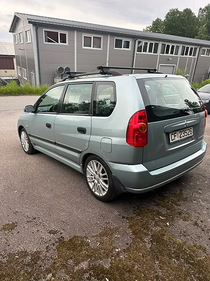 Mitsubishi Space Star 2003 photo 4