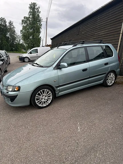 Mitsubishi Space Star 2003 photo 3