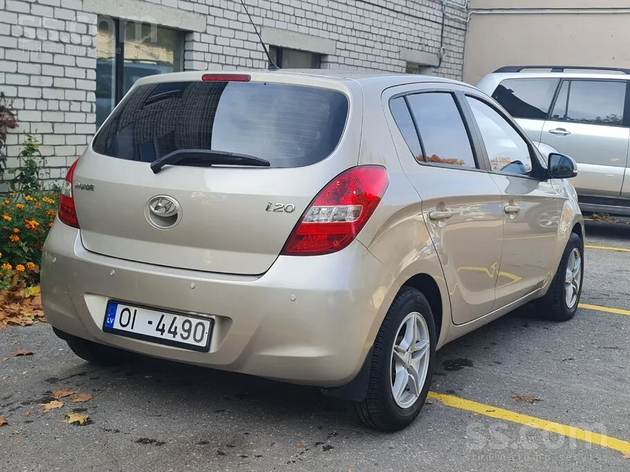 Hyundai I20 2011 photo 2