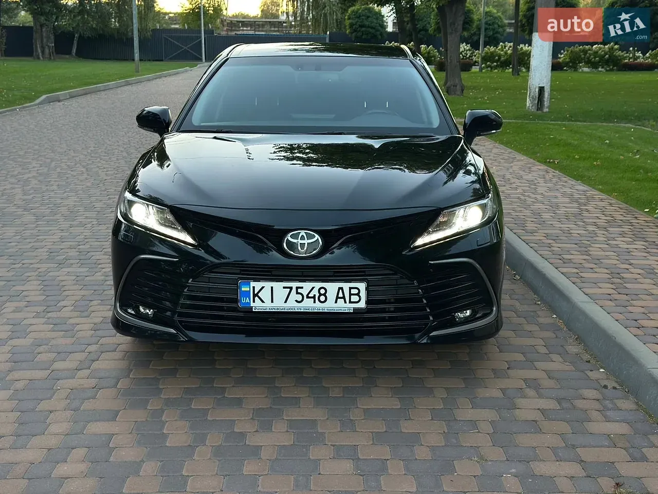 Toyota Camry 2024 photo 2