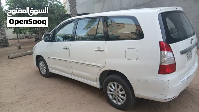 Toyota Innova 2012 photo 2