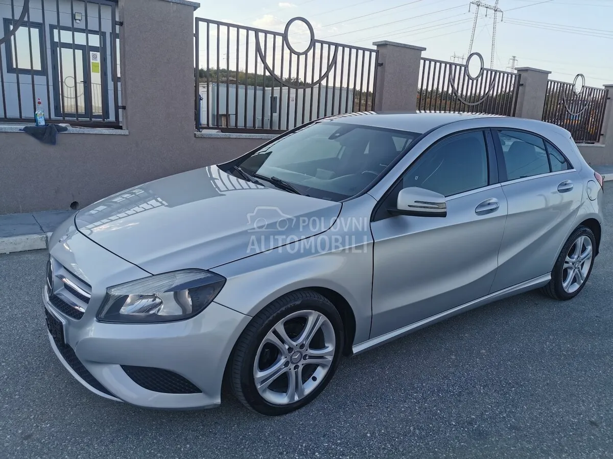 Mercedes-Benz A 180 2012 photo 2