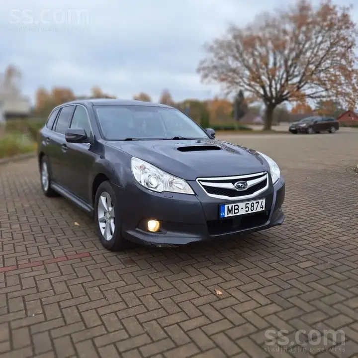 Subaru Legacy 2010 photo 2