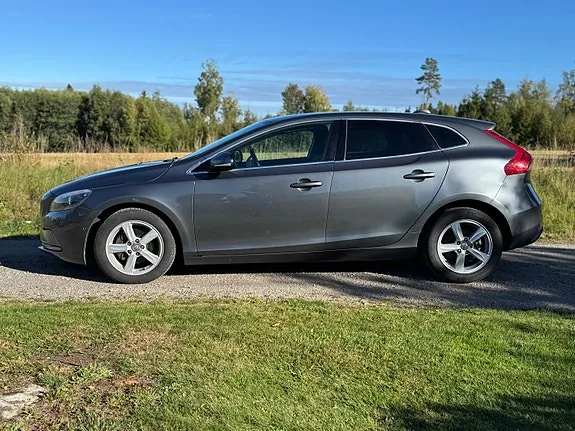 Volvo V40 2013 photo 2