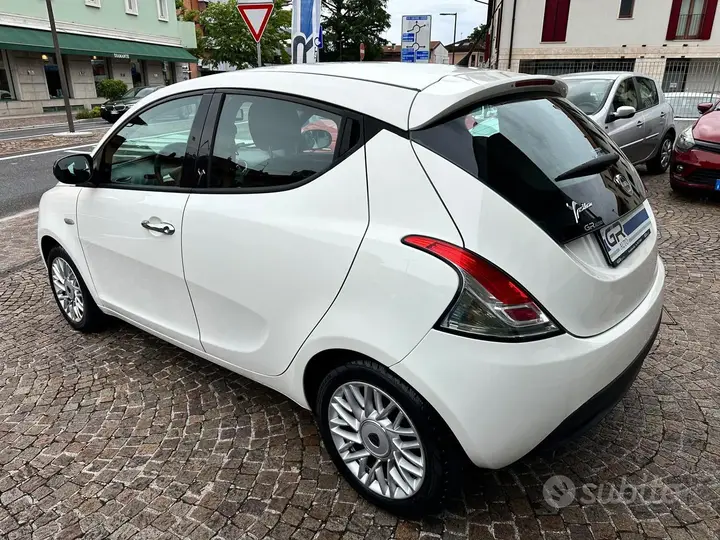 Lancia Ypsilon 2014 photo 4