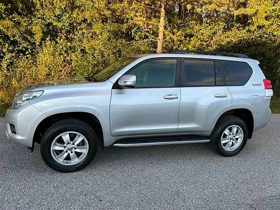 Toyota Land Cruiser 2011 photo 5