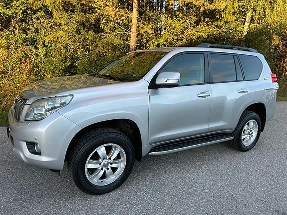 Toyota Land Cruiser 2011 photo 4