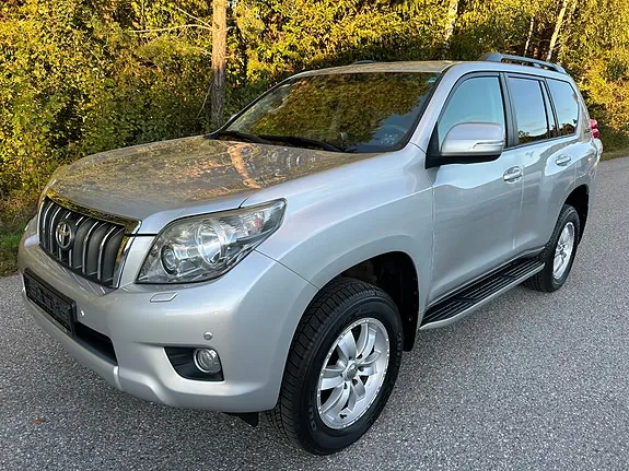 Toyota Land Cruiser 2011 photo 3