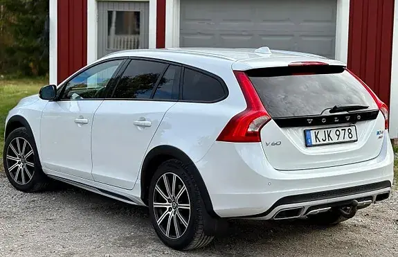 Volvo V60 Cross Country 2016 photo 5