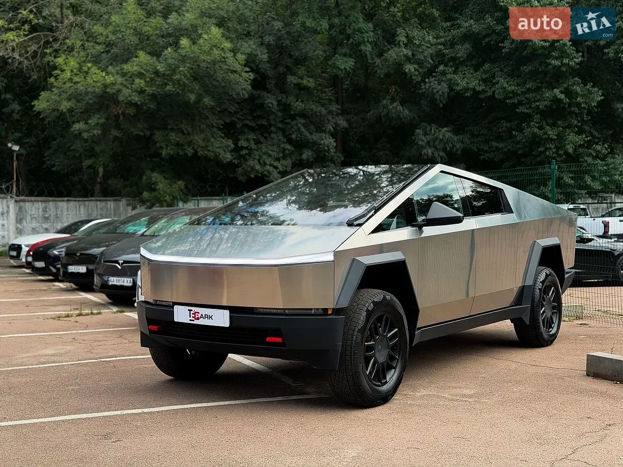 Tesla Cybertruck 2024 photo 2