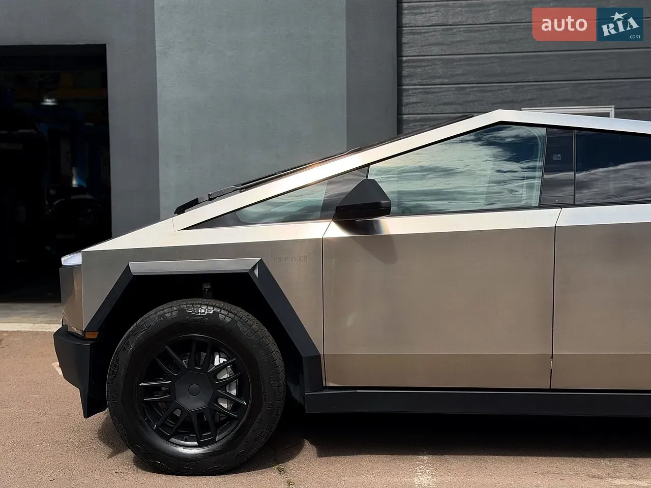 Tesla Cybertruck 2024 photo 5