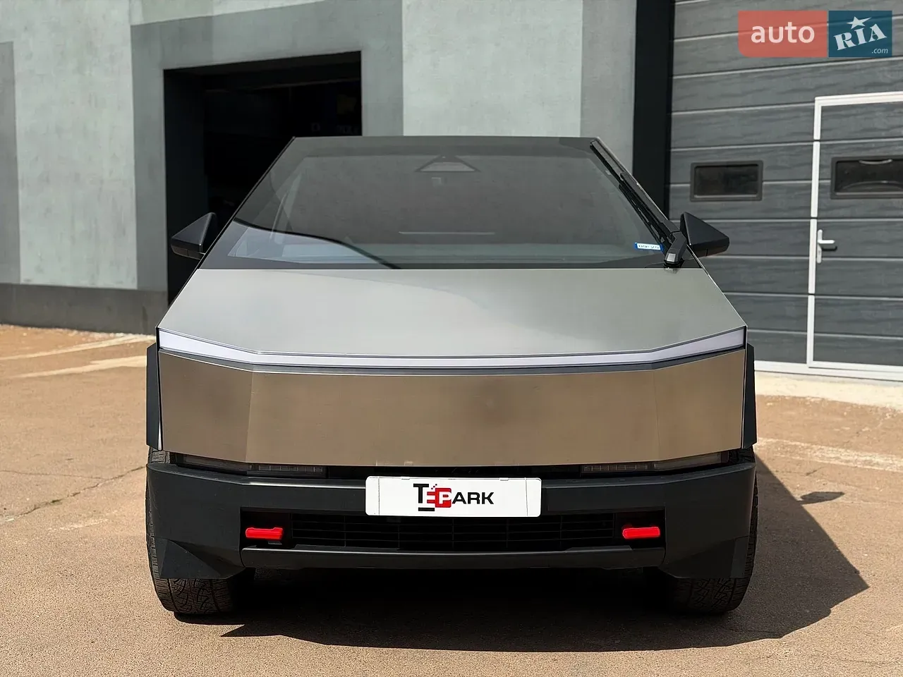 Tesla Cybertruck 2024 photo 3