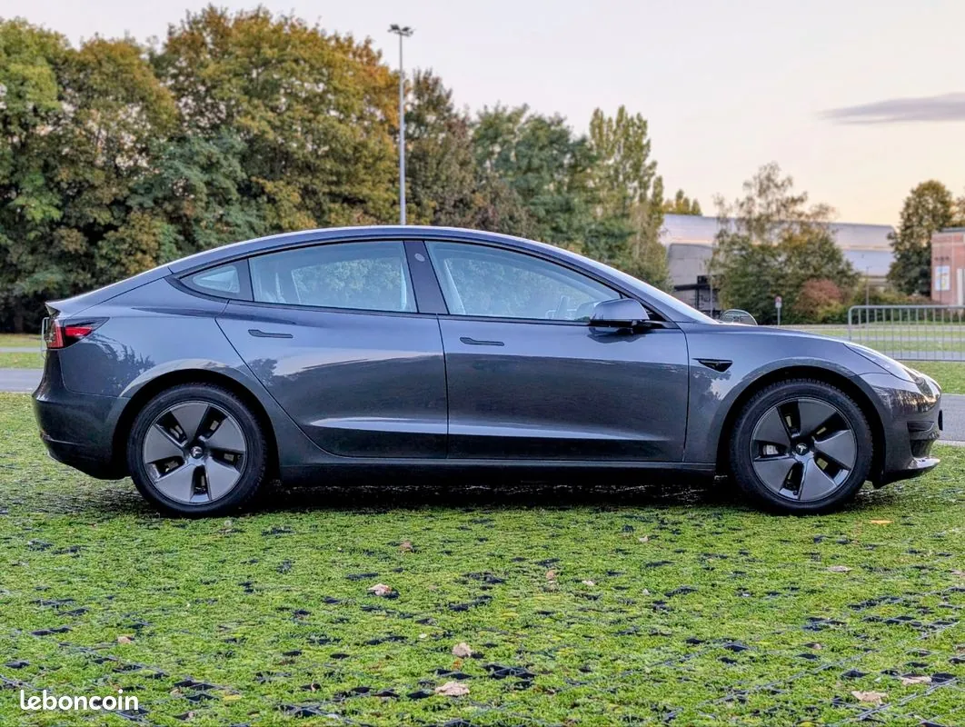 Tesla Model 3 2023 photo 5