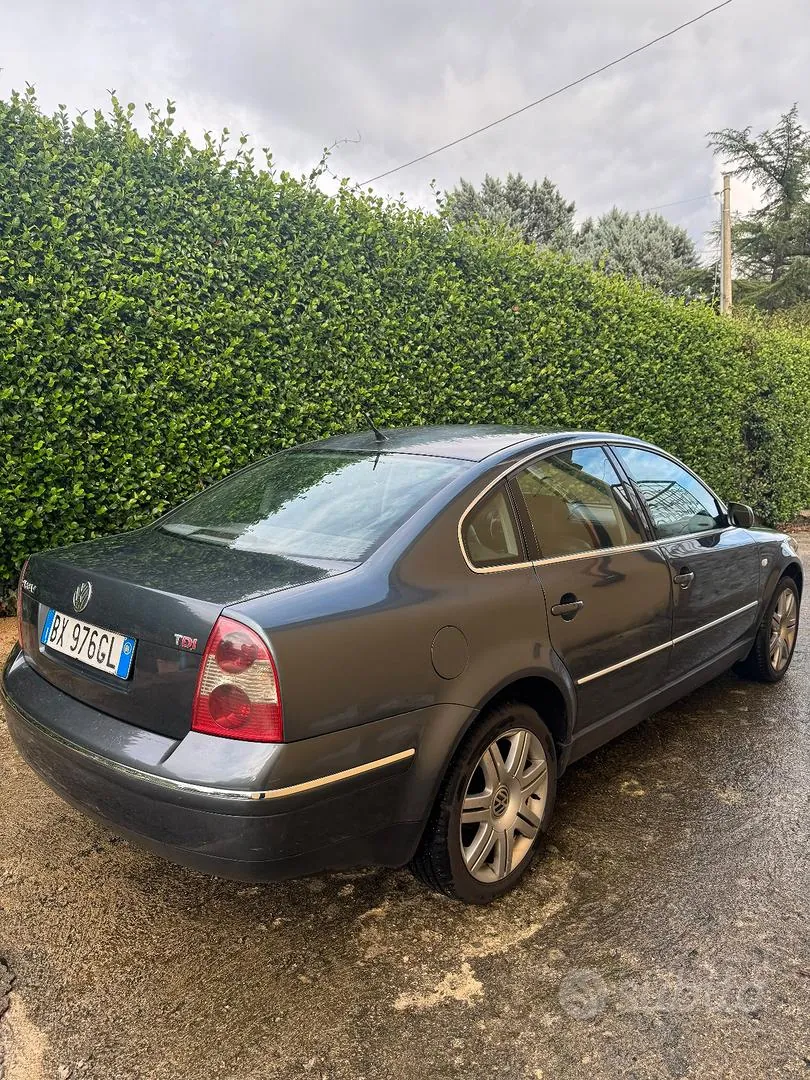 Volkswagen Passat 2001 photo 2