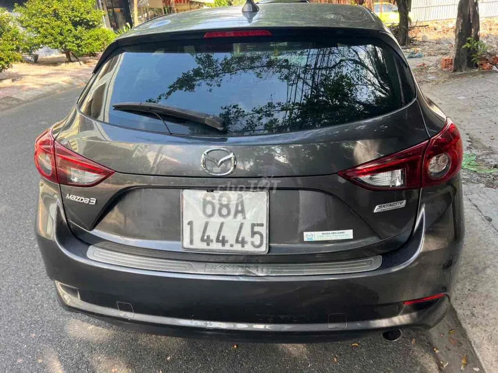 Mazda 3 2019 photo 2