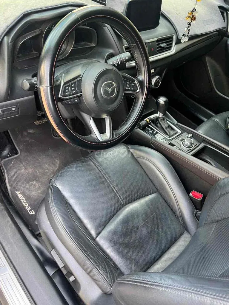 Mazda 3 2019 photo 3