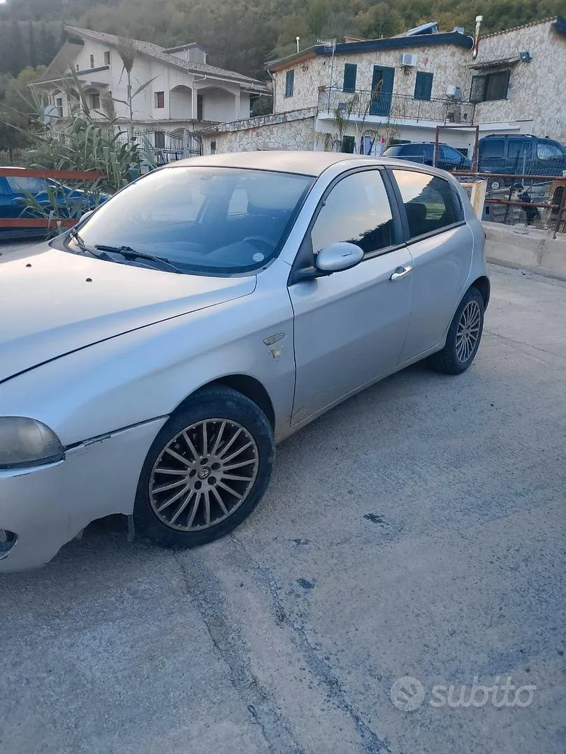 Alfa Romeo 147 2006 photo 4
