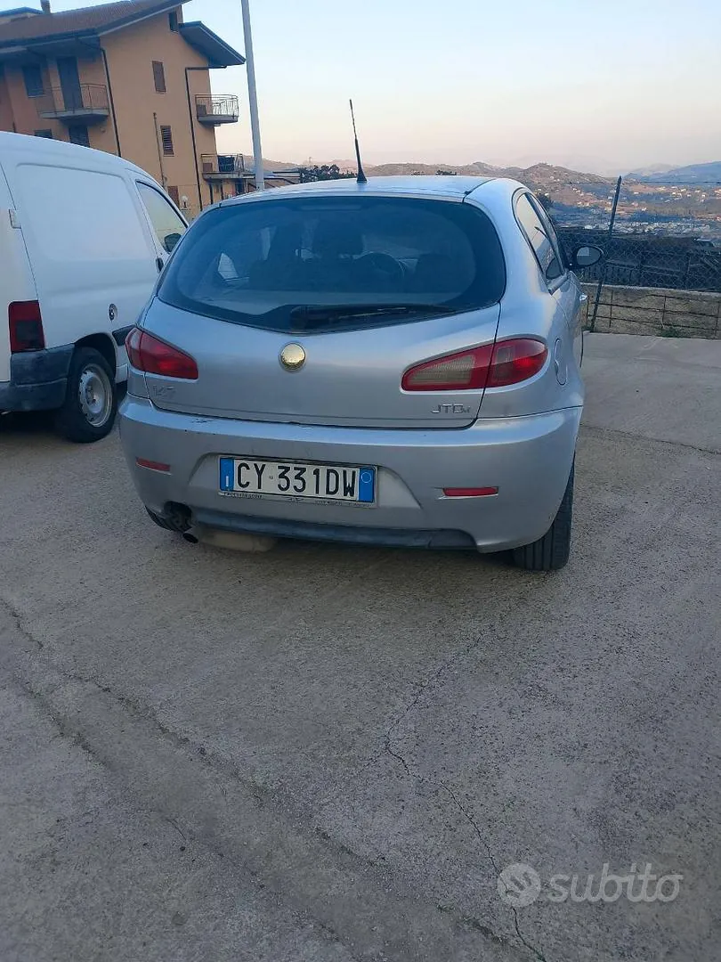 Alfa Romeo 147 2006 photo 2