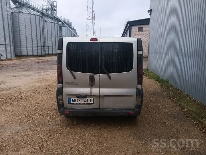 Renault Traffic 2006 photo 3