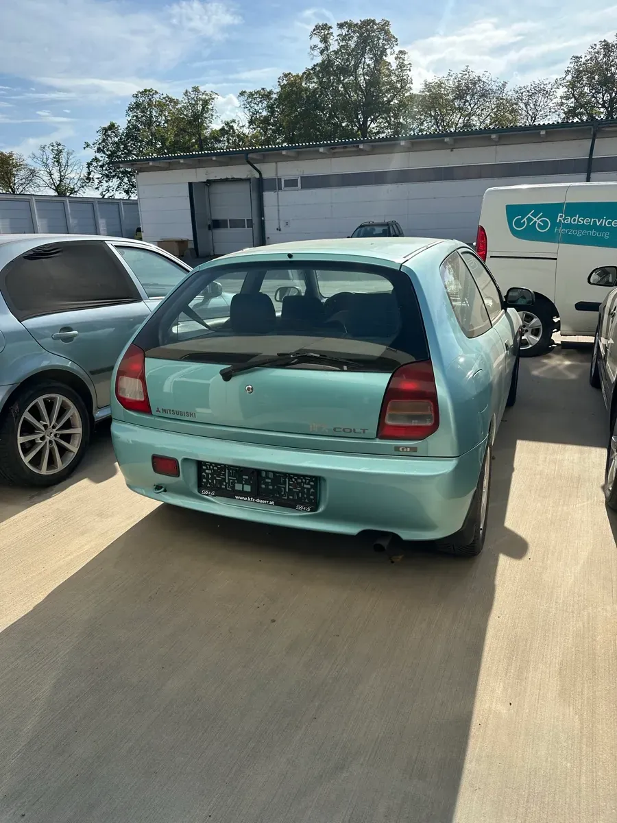 Mitsubishi Colt 1997 photo 3