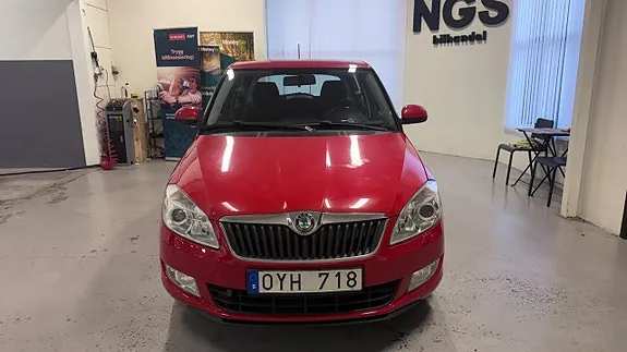 Skoda Fabia 2012 photo 2