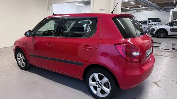 Skoda Fabia 2012 photo 4