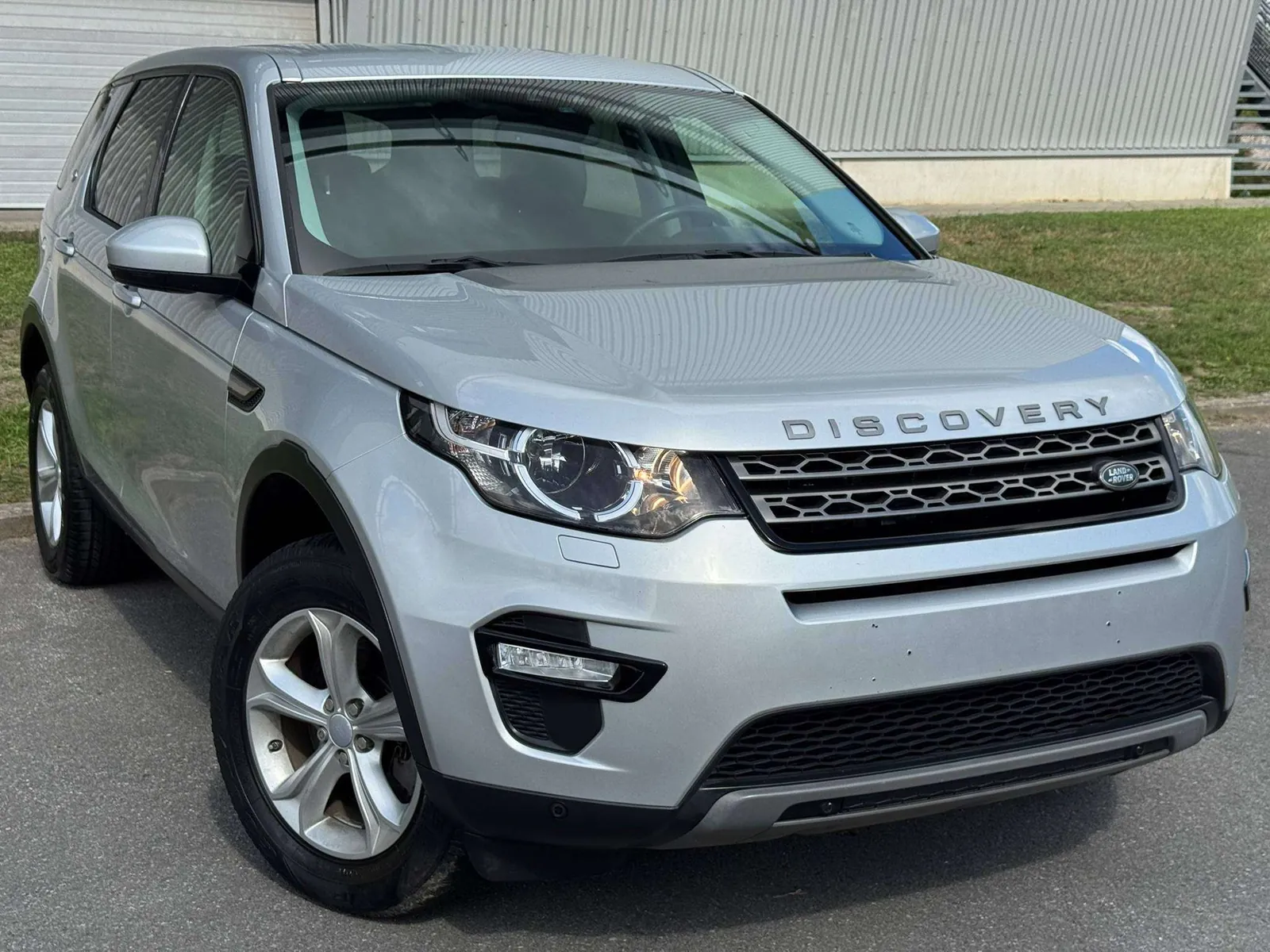 Land Rover Discovery Sport 2016 photo 3