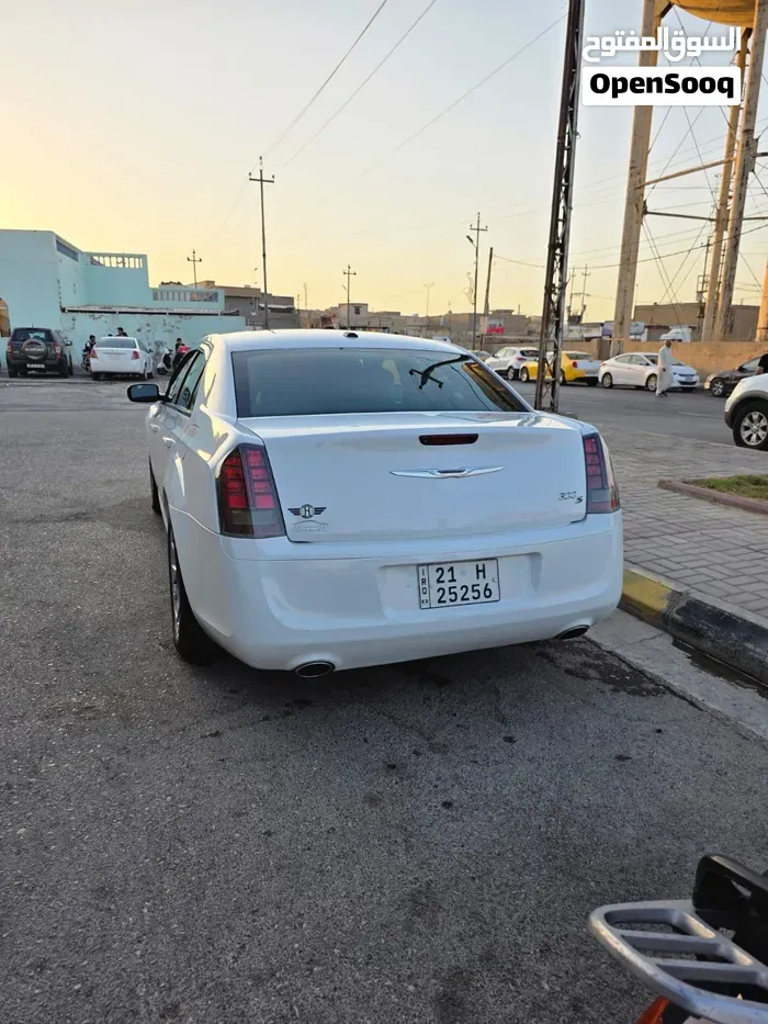 Chrysler 300 2014 photo 2