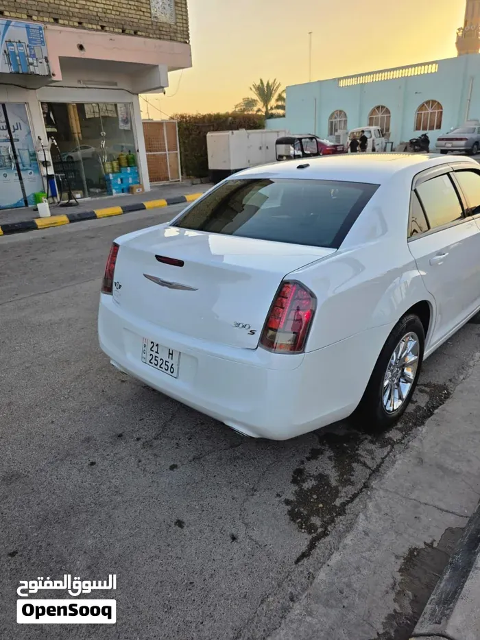 Chrysler 300 2014 photo 3